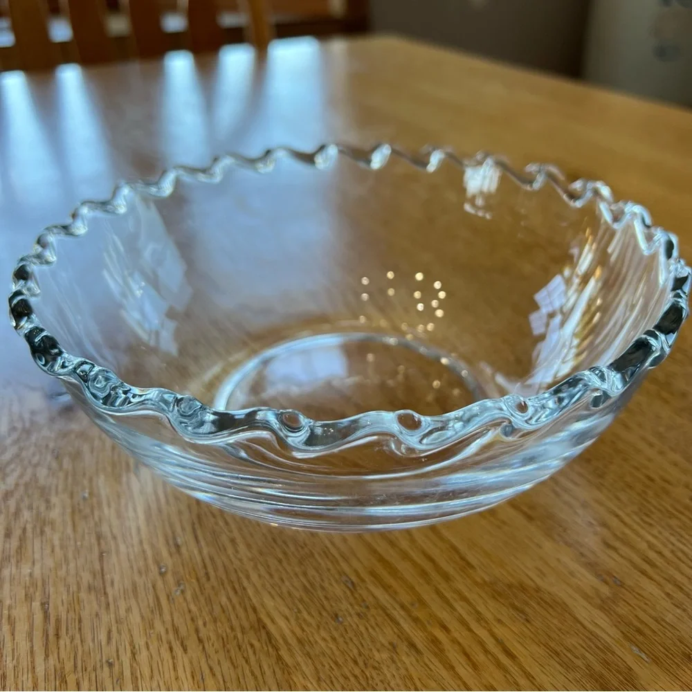 Century (Pressed) 8" Salad Bowl by Fostoria - Picture 4 of 9